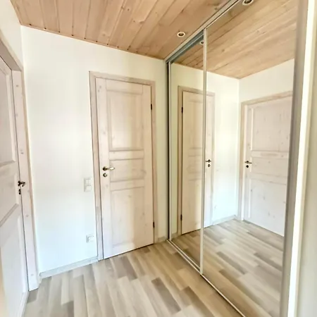 Lägenhet Modern Cozy 2 Bedroom Near Center