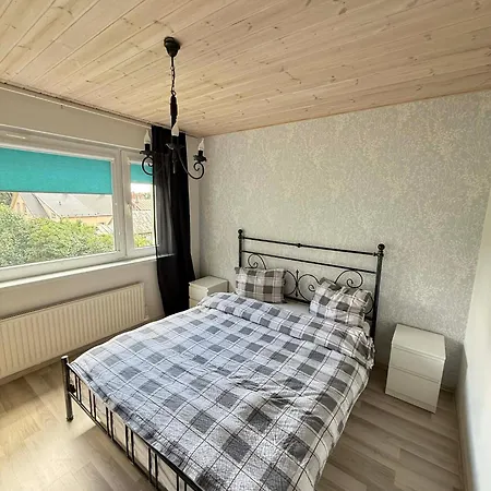 Apartment Modern Cozy 2 Bedroom Near Center