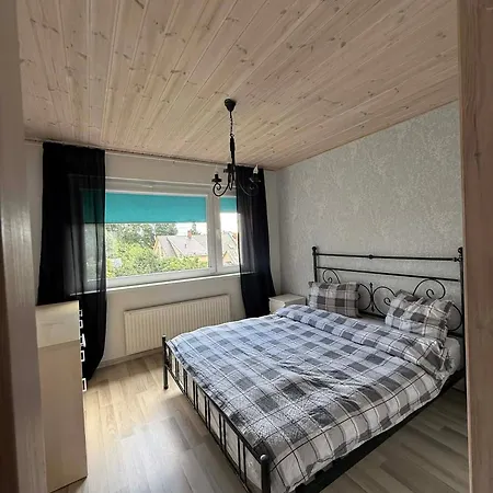 Apartment Modern Cozy 2 Bedroom Near Center *